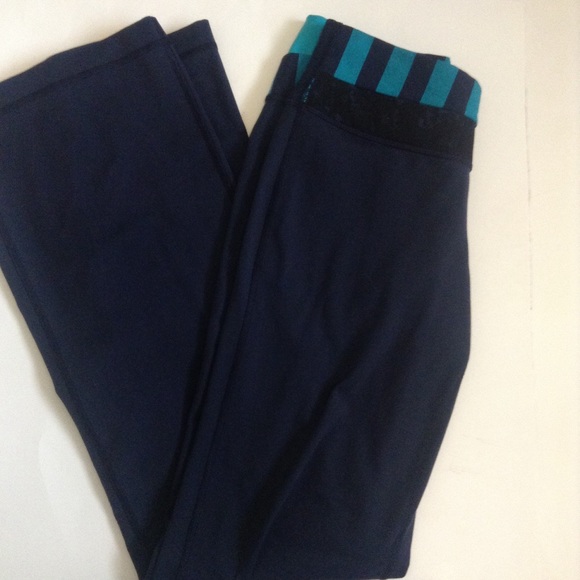 lululemon athletica Pants - Sale! Lululemon Navy Yoga Pants Size 6